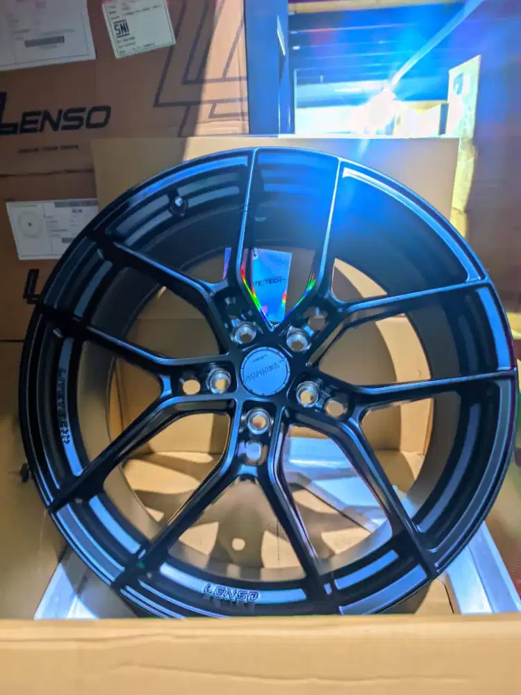 Velg Ori Lenso Thailand R20 V3N  5x114 lbr 8,5  et 35