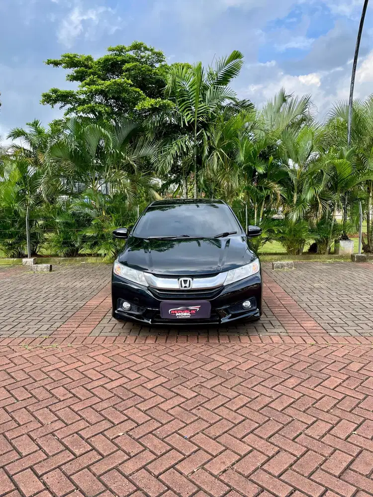 Honda City 1.5 RS CVT 2015
Low Odo