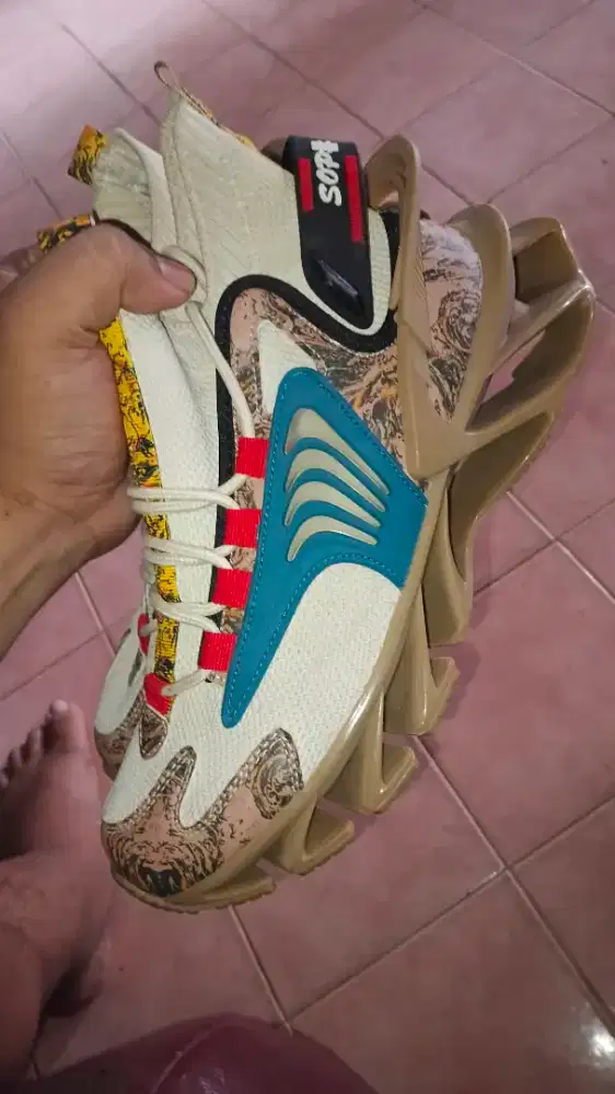 Jual sepatu edisi salah beli