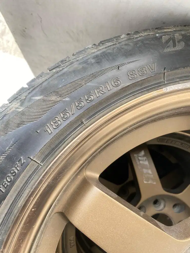 Velg Rays dan Ban Bridgestone R16 185/55