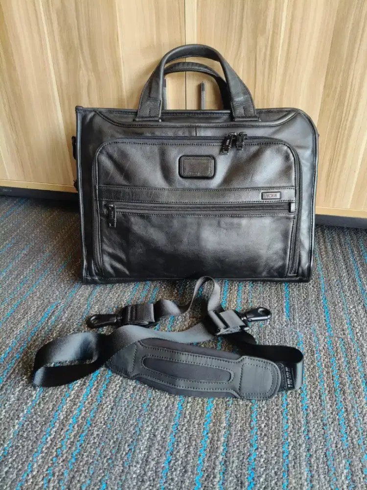 Tumi briefcase original asli