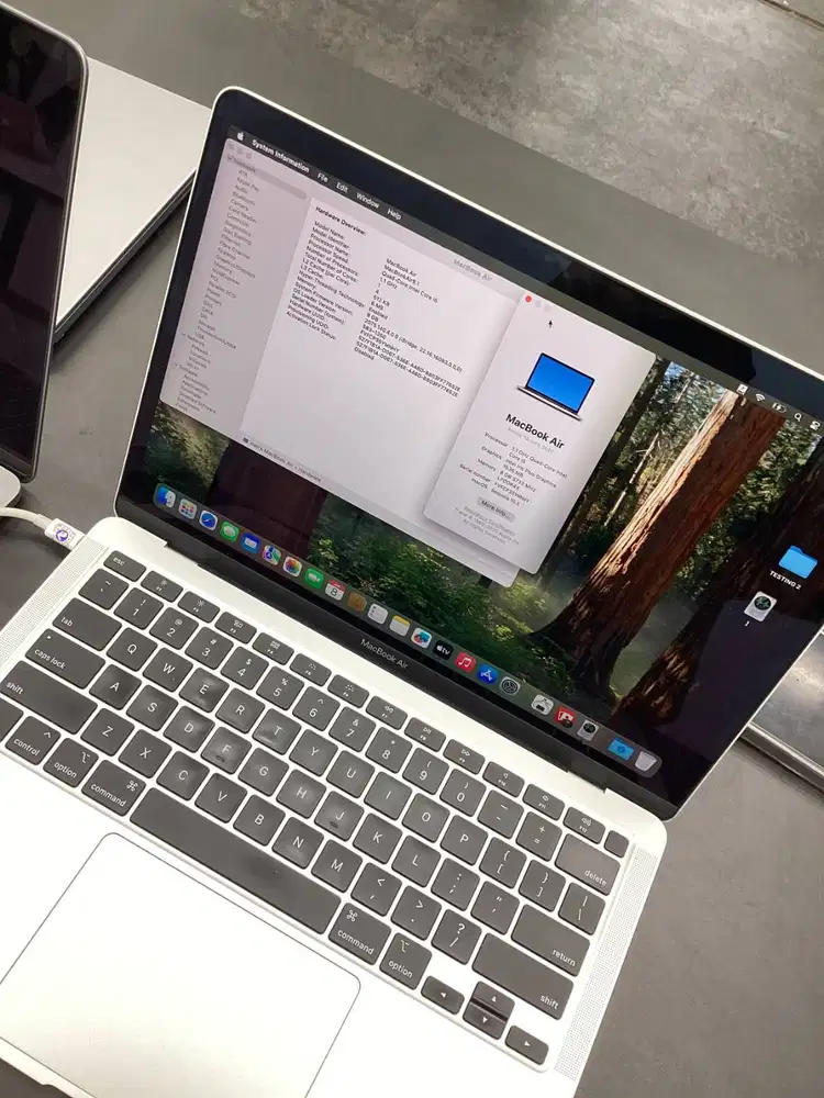 Macbook Air 2020 • chip i5 • 8/256