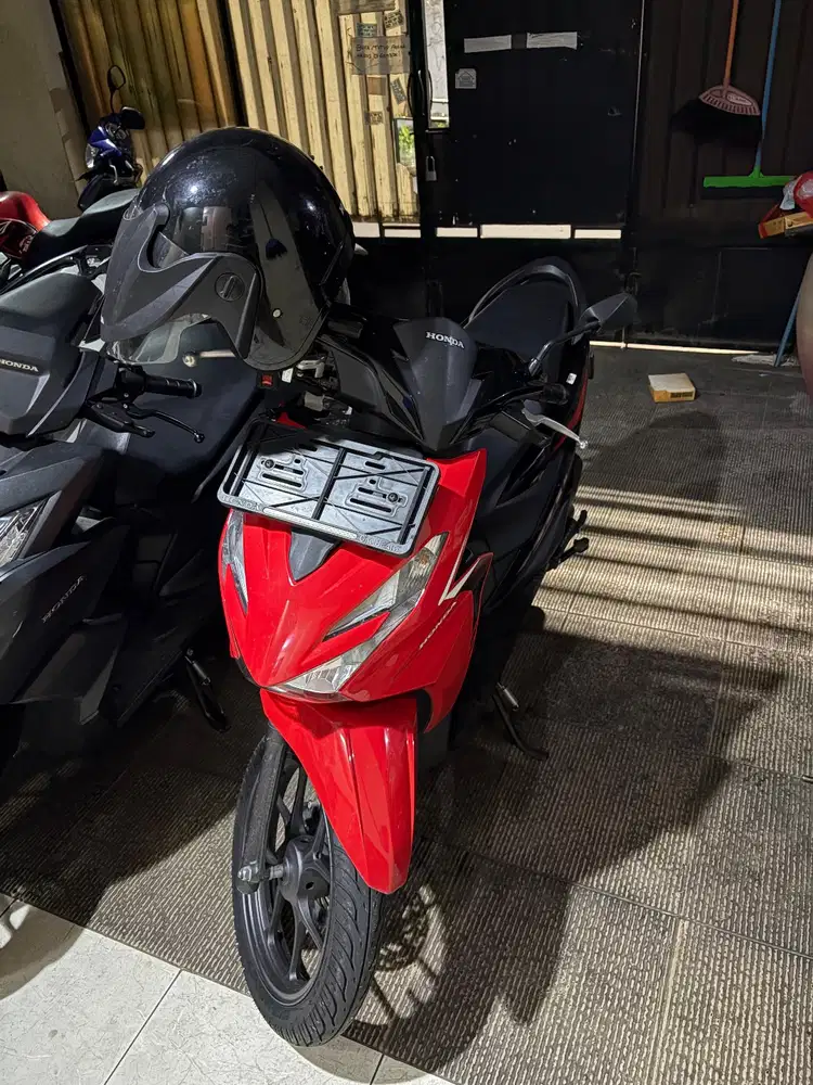 Dijual Honda Beat 2025 Merah kilometer belum sampai 5 ribu