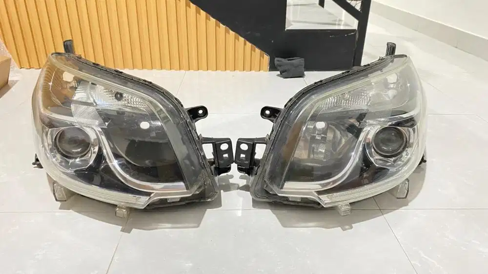 Headlamp lampu depan terios rush