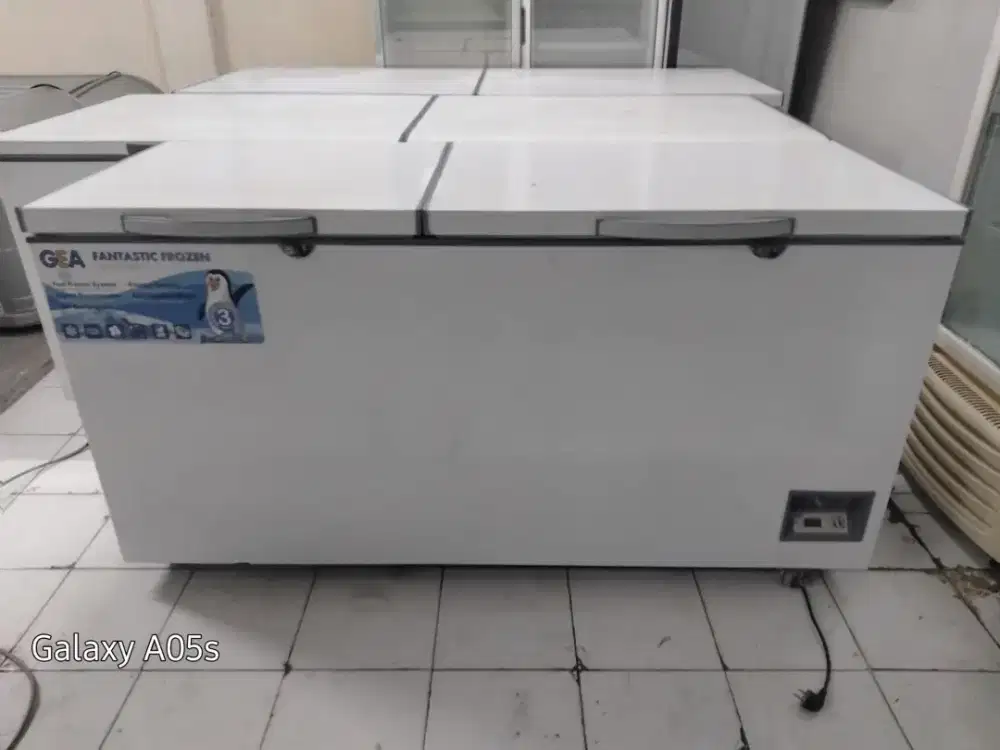 Chest frizer gea berbagai kapasitas