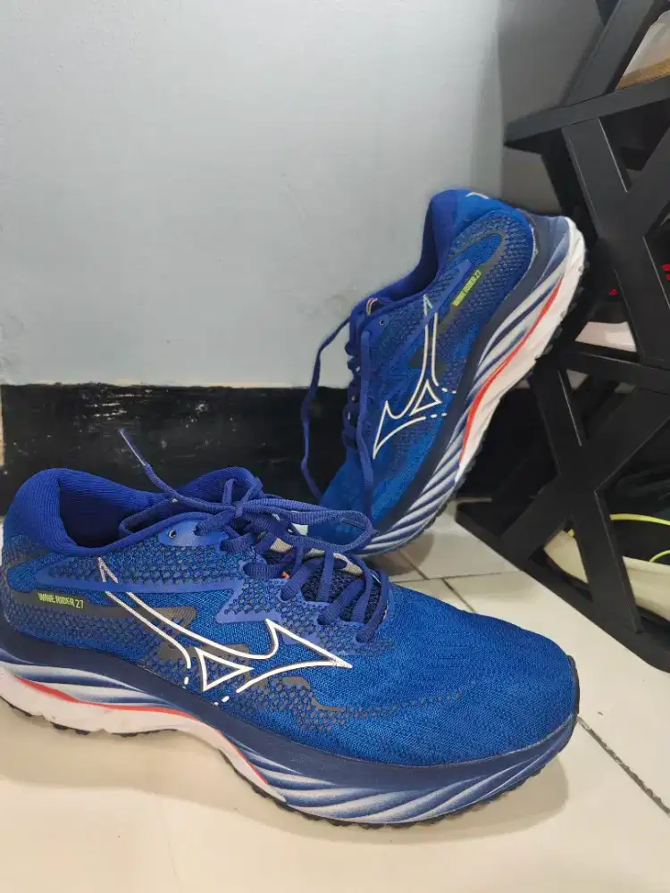 Mizuno Wave Rider 27 Sepatu Running