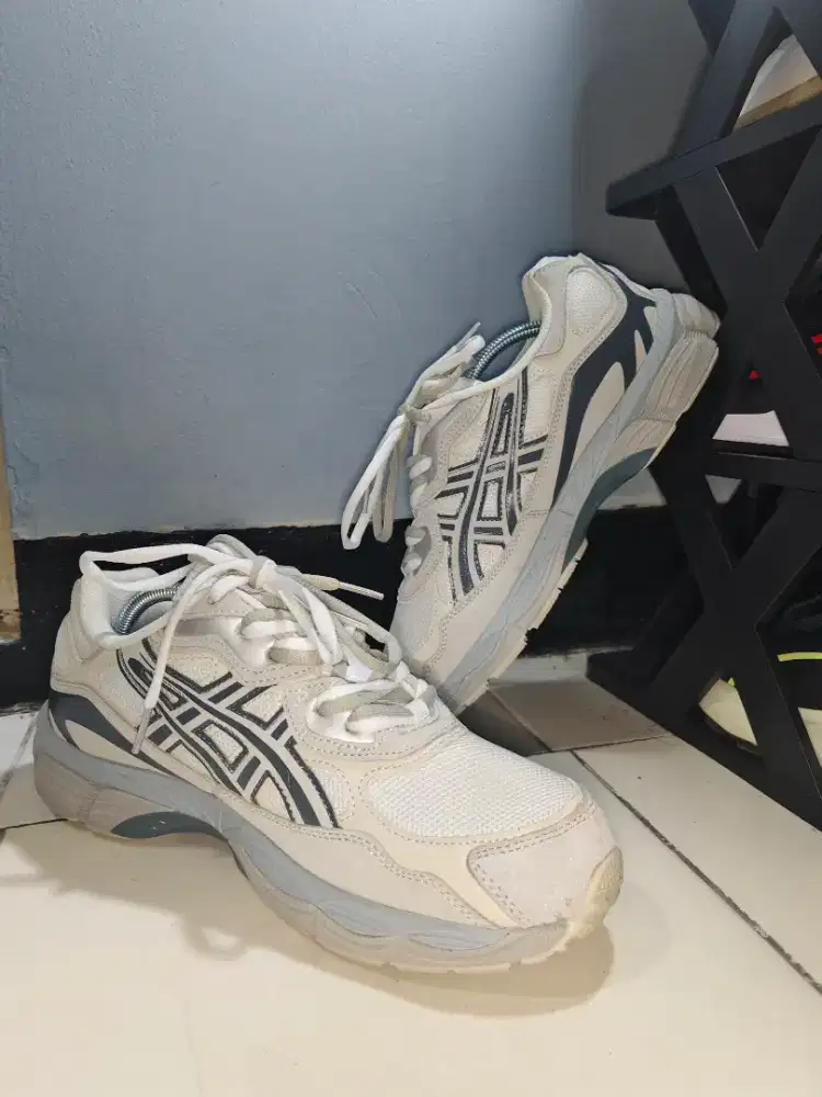 Asics Gel NYC sepatu running sneakers