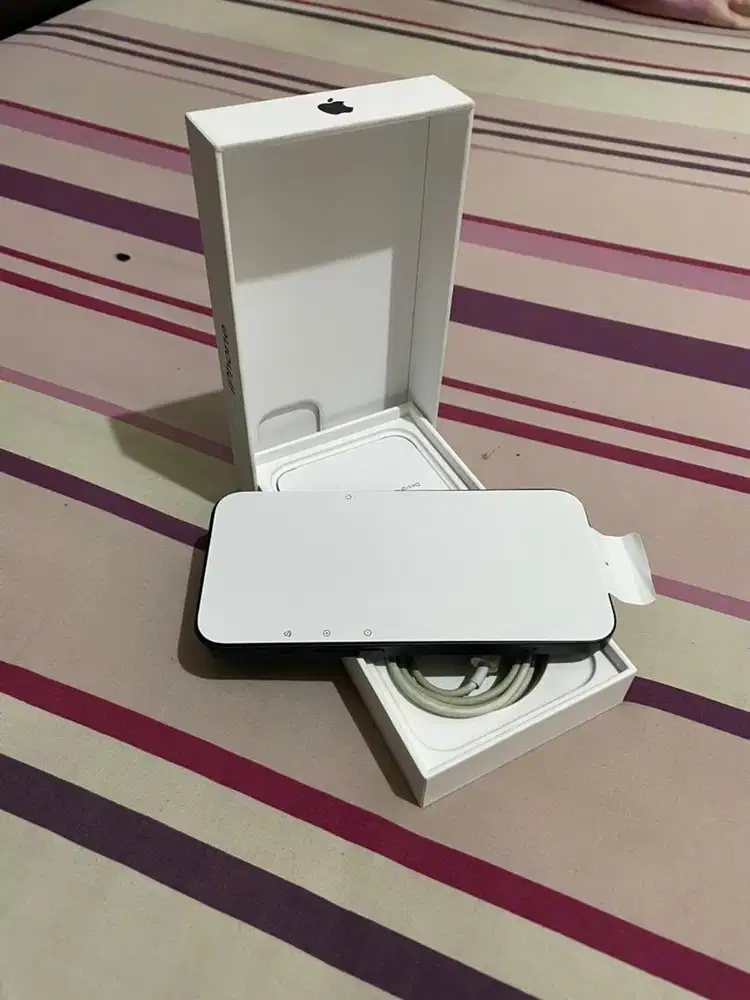 iphone 13 128 midnight like new ibox