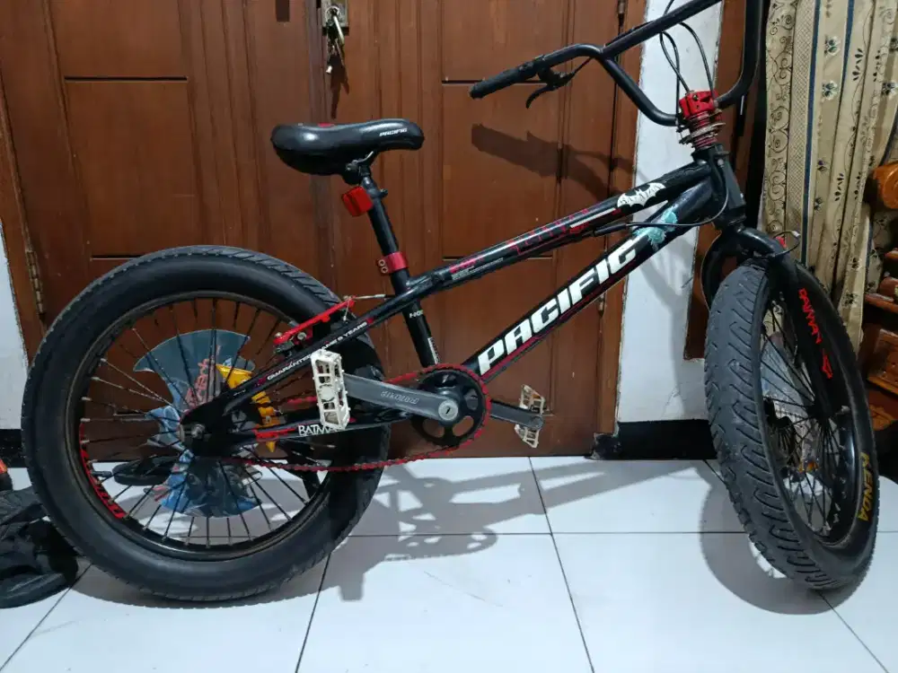 Sepeda BMX Pacific karakter Batman Uk 20