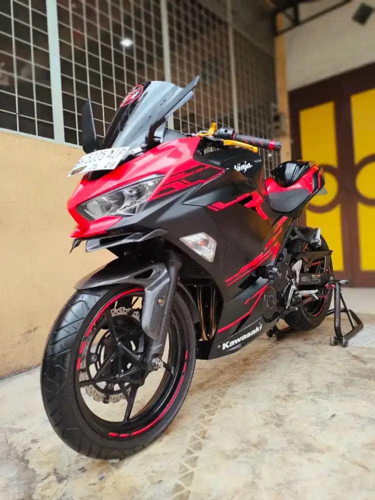 Kawasaki Ninja250 / Ninja 250 Fi 2018 ABS SE, Red Premium Doff, Mulus.