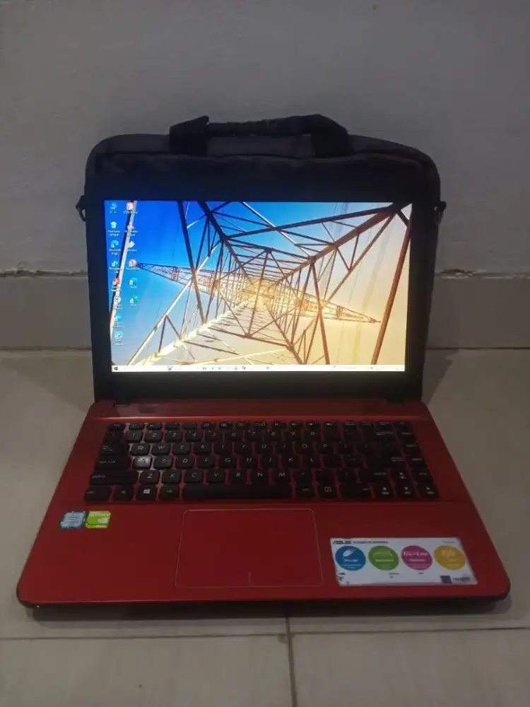 Laptop asus X441U