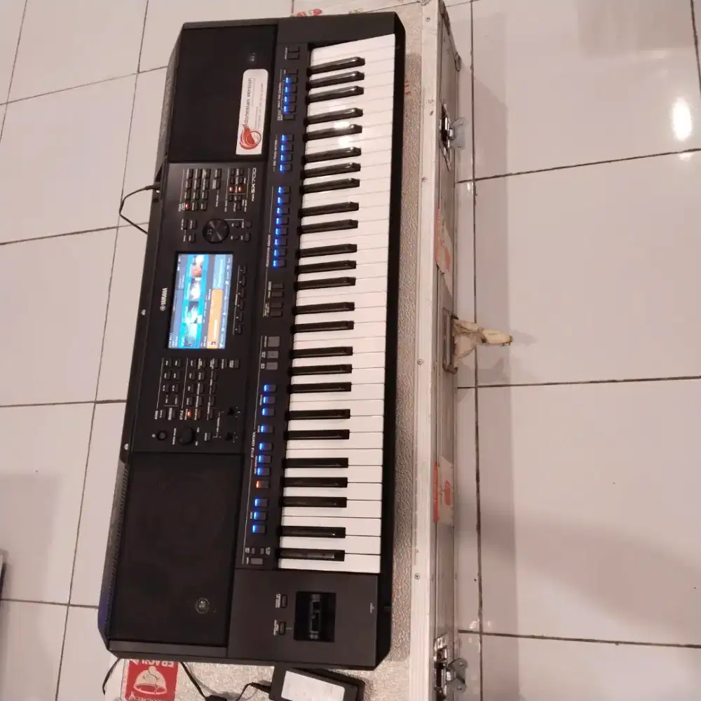 YAMAHA PSR SX700 FULL SAMPLING + HARDCASE