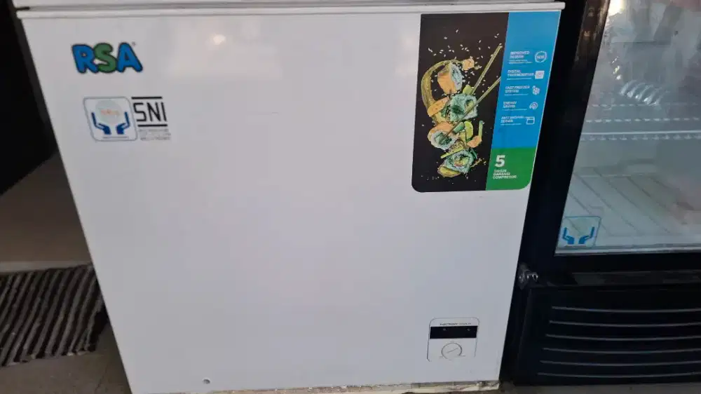 Freezer RSA 200ml kondisi Mulus