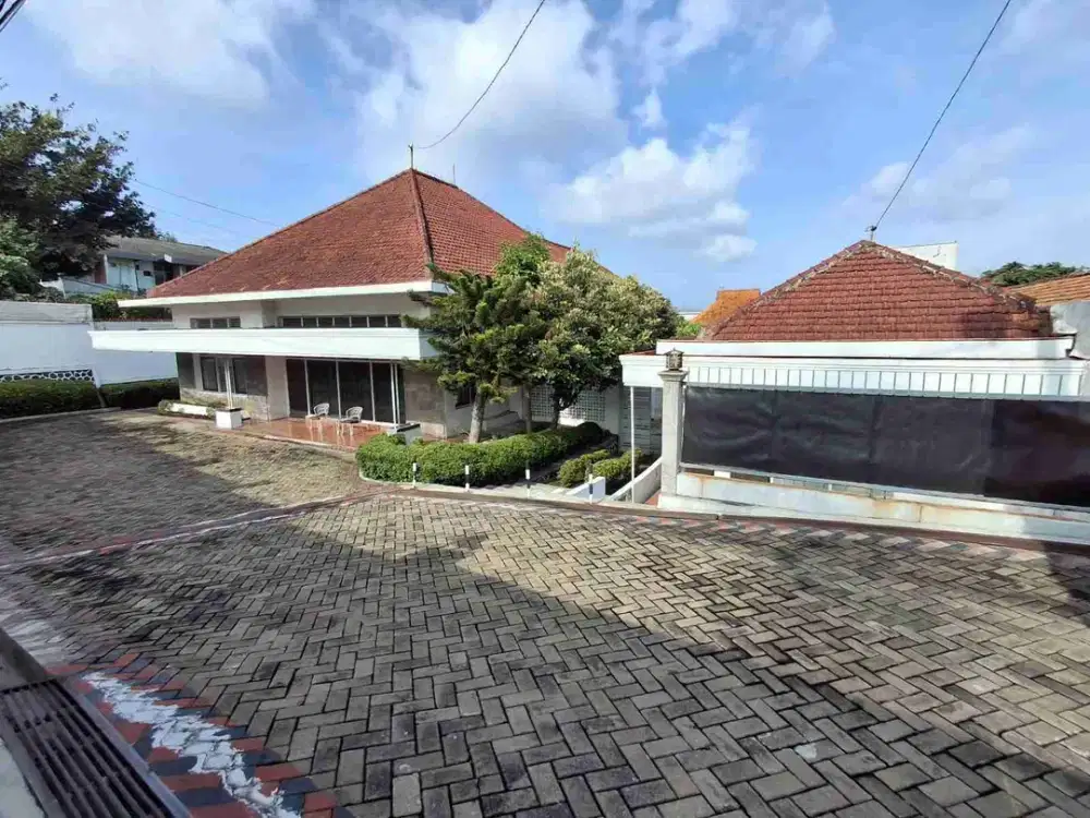 ( JAUH DIBAWAH NJOP) RUMAH DI JL RAYA TEUKU UMAR KARANGREJO  SEMARANG