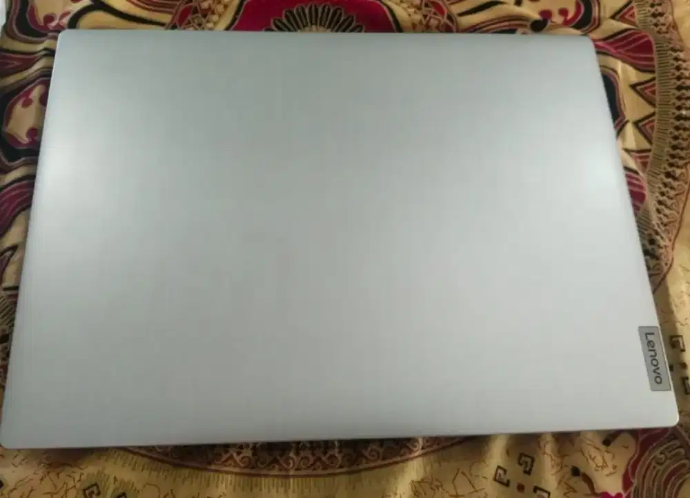 Dijual leptop lenovo idepad slim 3 i3 8/256