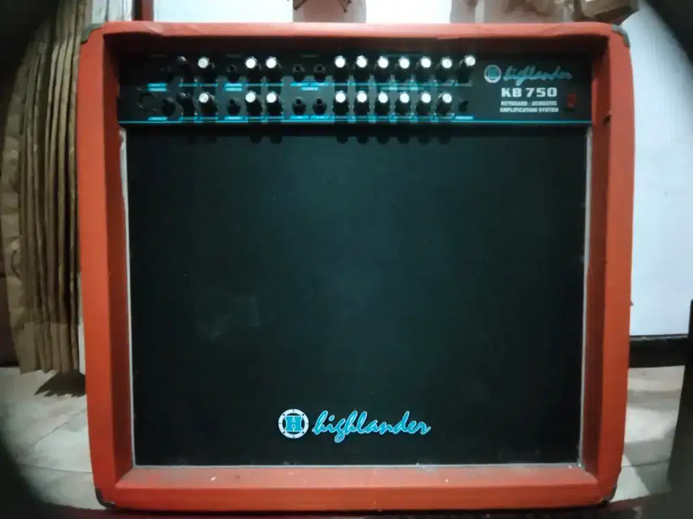 Speaker aktif. Highlander KB 750