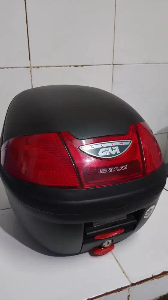 Box Givi 25 Liter Bekas Bagus