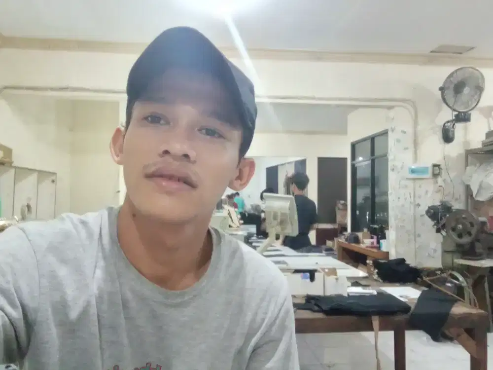 Membutuhkan pekerjaan