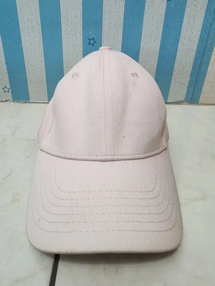 Topi warna pink