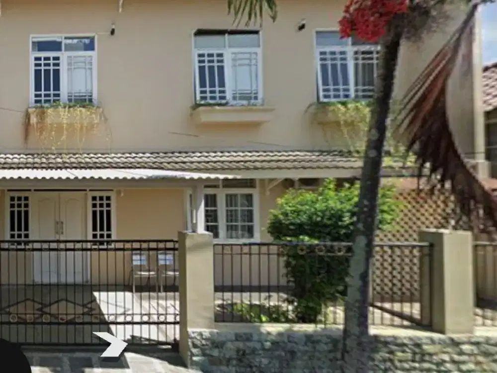 Rumah Hook Terawat Di Cisaranten Arcamanik