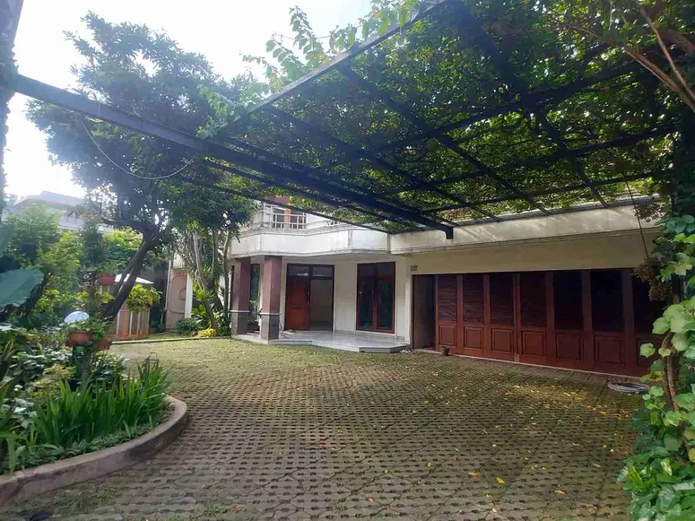 Rumah Luas Cocok untuk Kantor atau Tempat Usaha di Cipete Utara, Dharmawangsa, Kebayoran Baru