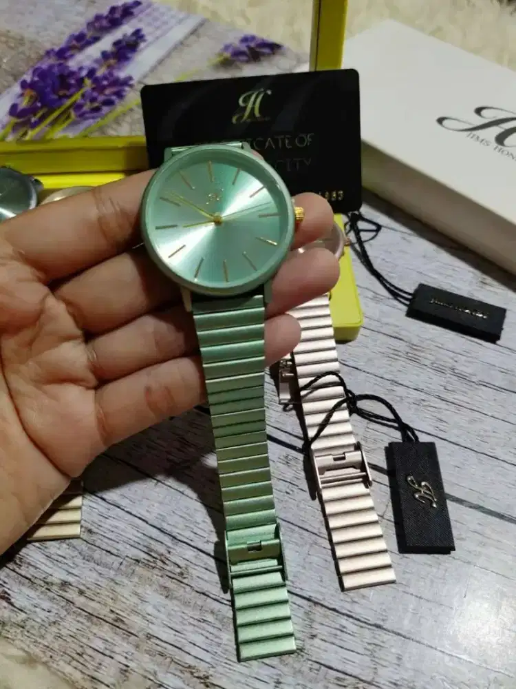 Jam tangan wanita