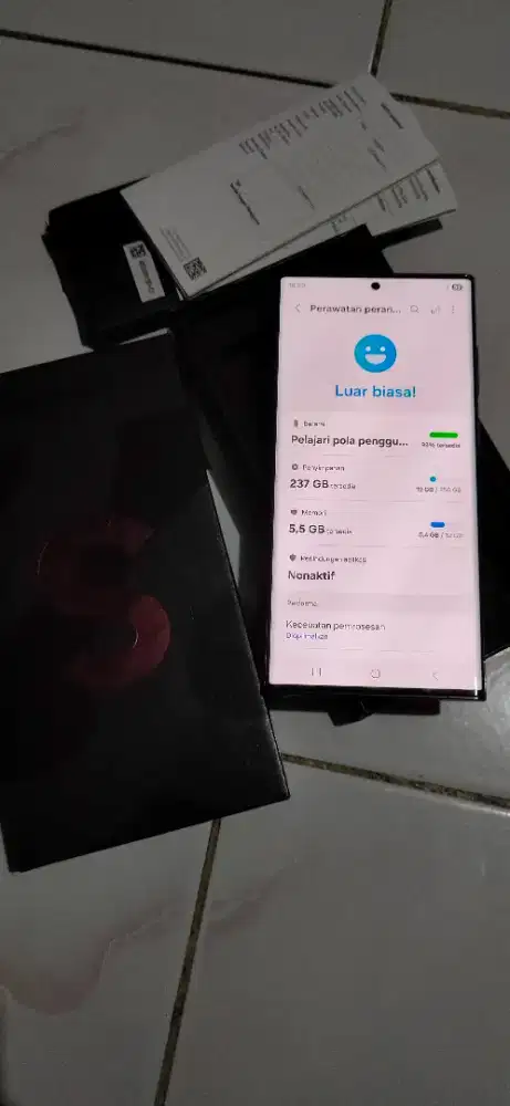 Samsung galaxy S22 ULTRA kondisi lumayan mulus 96%mesin di jamin segel