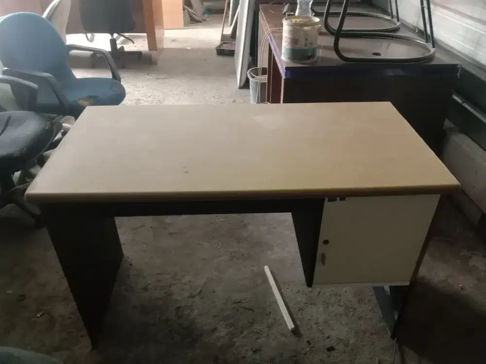 Meja kerja bekas,meja kantor