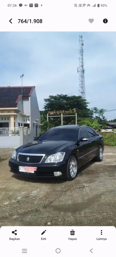 Toyota crown Royal Saloon CBU