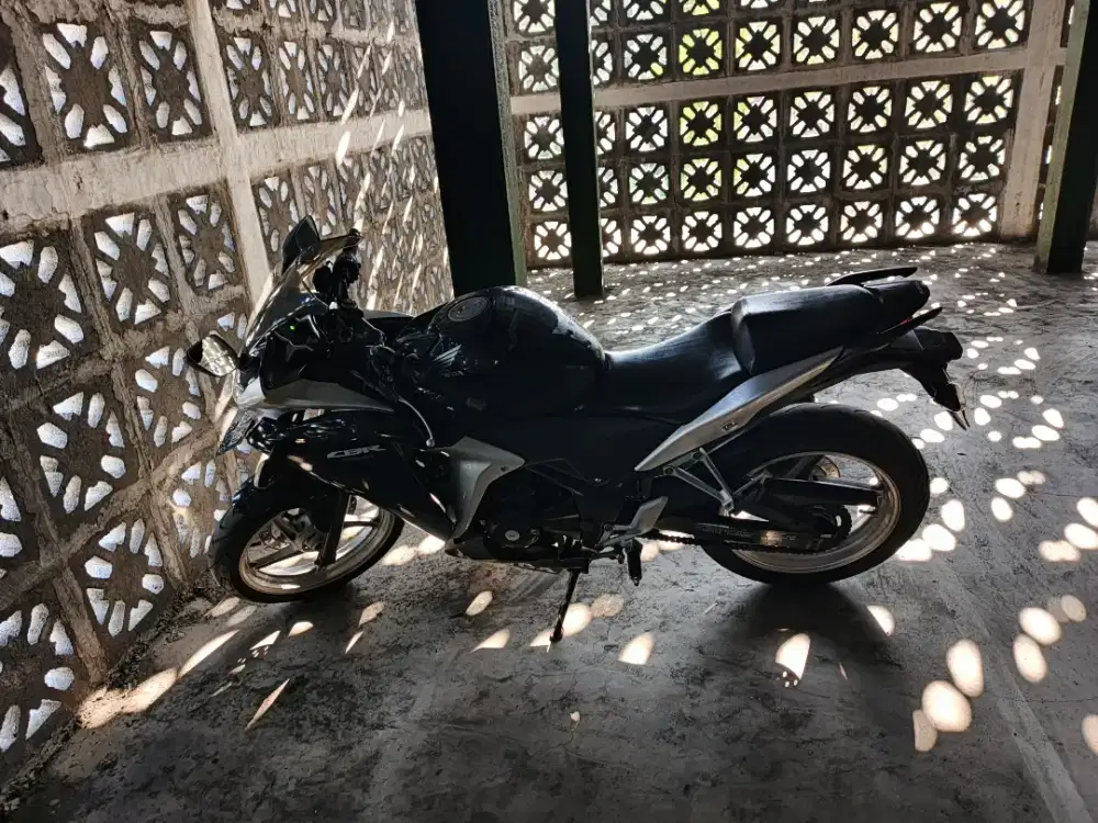 Honda cbr 250 cbu