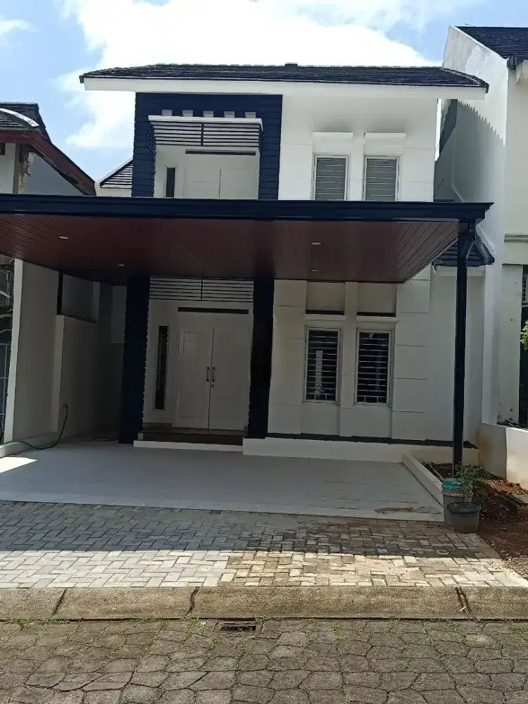 Jual cepat rumah cantik like new. Kota Wisata Cibubur.