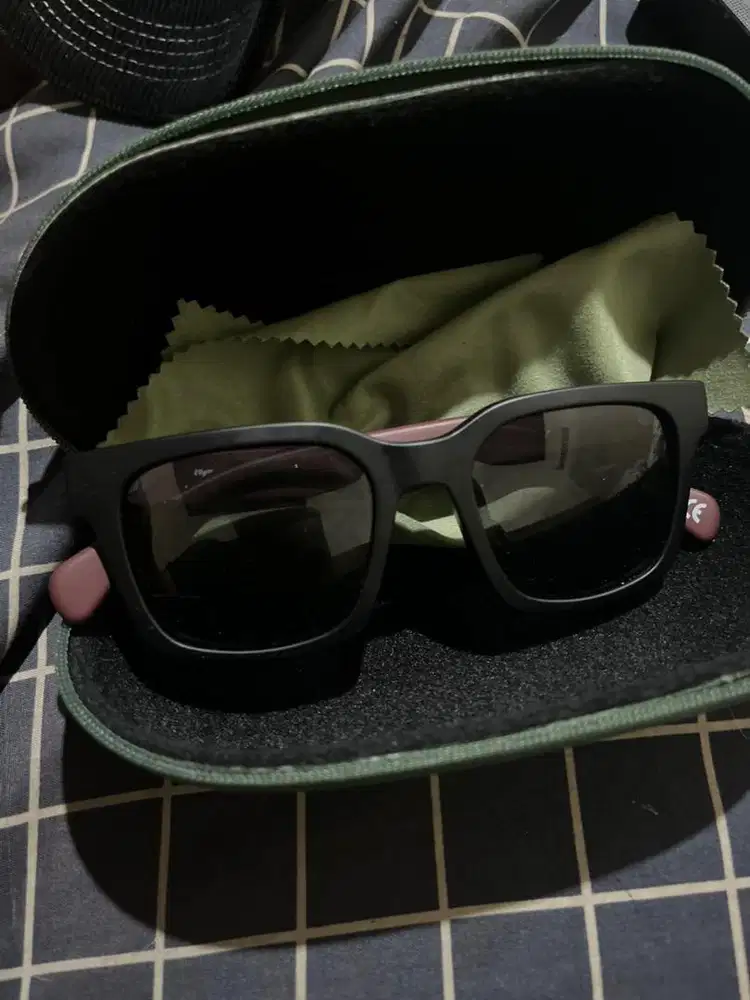 Jaket respiro dan kacamata eiger