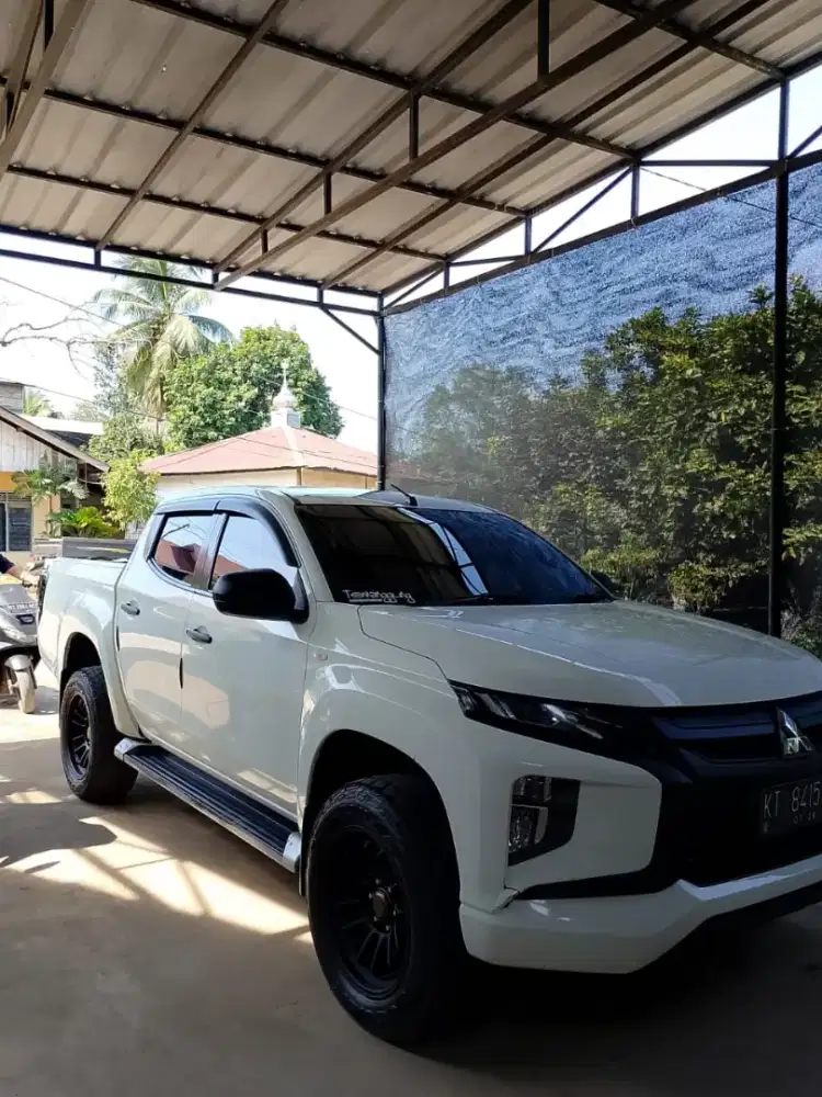 Mitsubishi/Triton 2.4L DC M/T 4×4 Tahun 2021