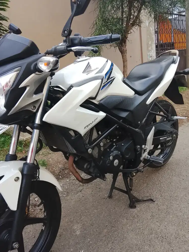 Honda CB 150 cc tahun 2013 Mulus Terawat