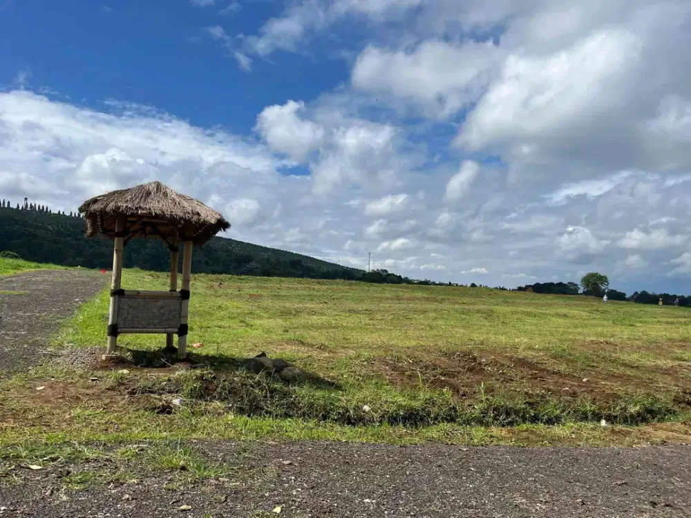 Tanah puncak dekat jalan raya utama