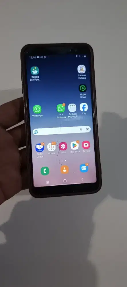 Samsung A8, Apa adanya ram 4/32gb. Hp aja
