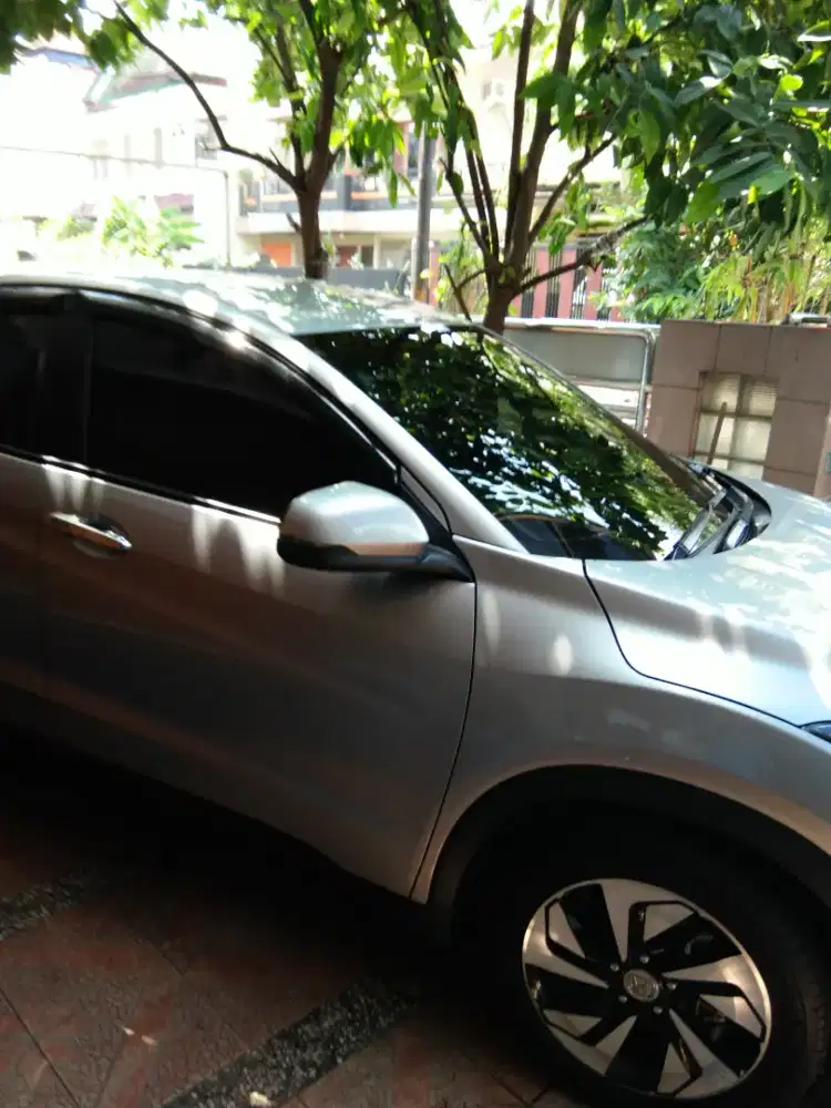 Kaca film mobil dan gedung