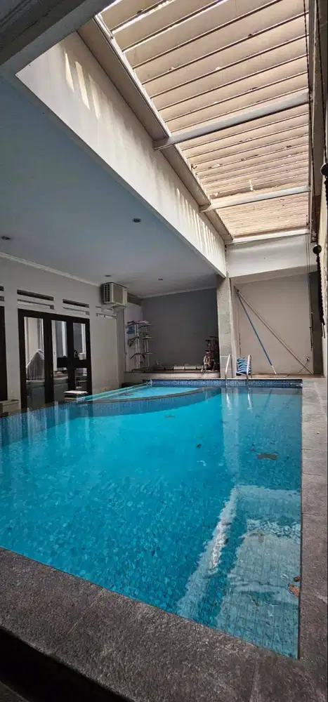 Dijual Rumah Strategis Semi Furnished di Bintaro Tangsel LR-17250