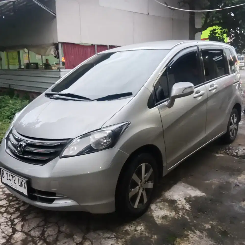 Honda freed PSD istimewa