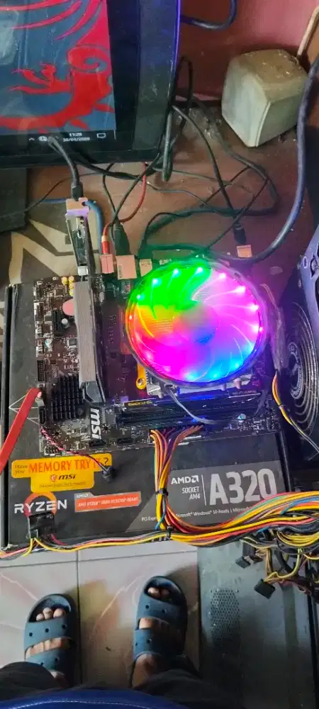 Ryzen5 1600+hsf heatpipe Lp+MSI A320M