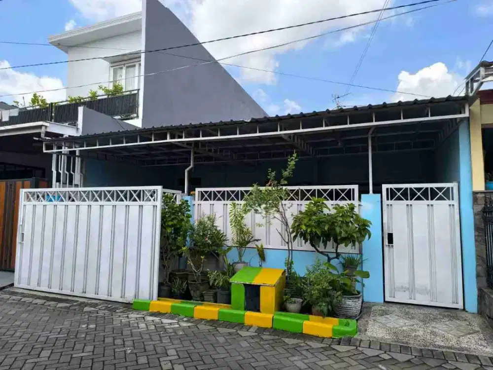 di jual rumah siap huni di wisma lidah kulon,dekat citraland, dekat pusat perbelanjaan, dekat universitas Unesa, dekat PTC mall Surabaya