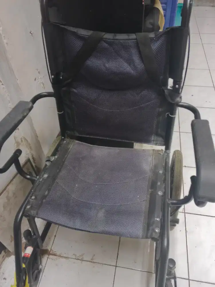 Kursi roda masih layak pakai