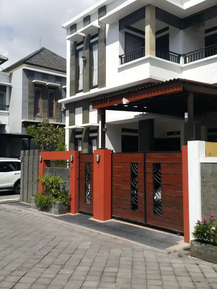 Jual rumah lantai 2 one gate di Jl Gn Andakasa Penamparan Denpasar
