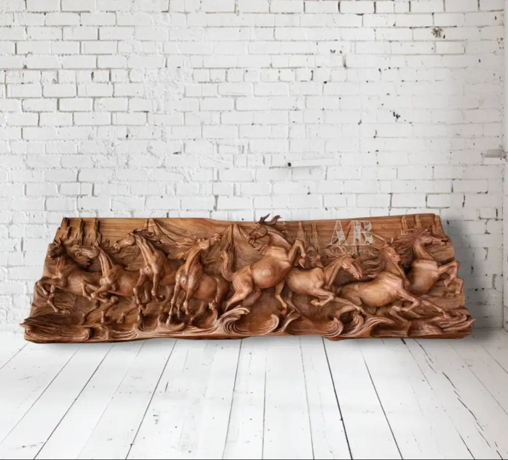 Pajangan Dinding Ukiran Kayu Jati Kuda Lari
