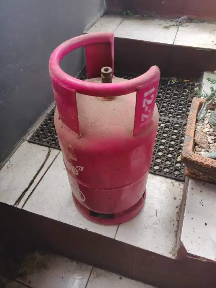 Tabung gas pink kosong