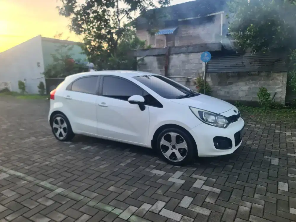 DP10JT// KIA RIO AT ISTMW