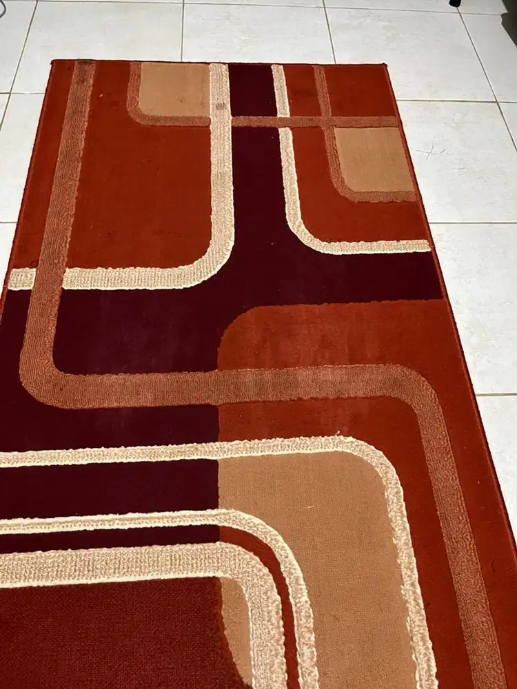 Karpet Kombinasi Warna Coklat Gelap dan Coklat Muda