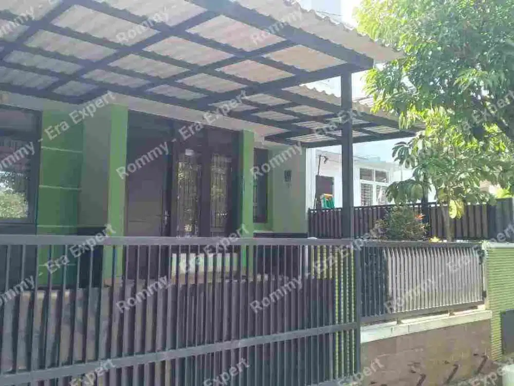 Rumah siap huni lokasi premium di Kemang Pratama Bekasi dekat akses tol