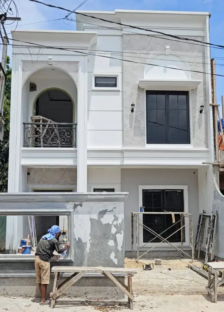 RUMAH 2 LANTAI DI KEDATON