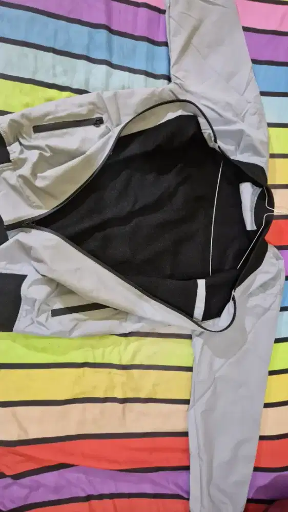 jaket bomber tebal parasut abu muda